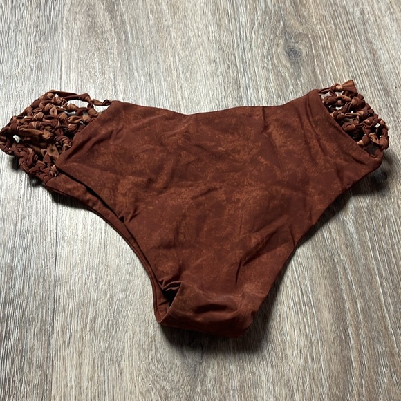 Show Me Your MuMu Mermaid Bikini Bottom - Picture 3 of 10